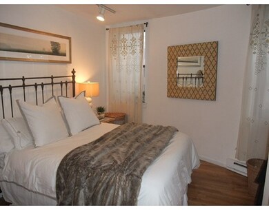 13 Thacher St unit 5, Boston, MA 02113 - photo 5