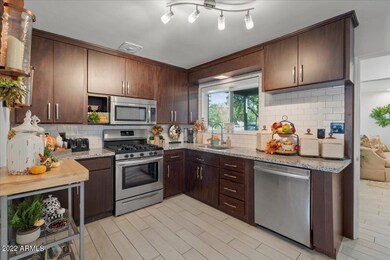 16-Kitchen