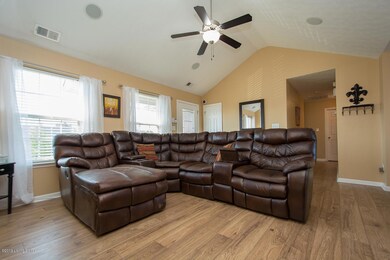 280 Crossfield Dr, Mount Washington, KY 40047 - photo 4