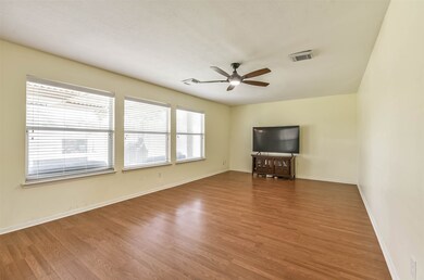 3712 Burwood Ct, Pearland, TX 77584 - photo 4