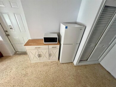 15831 SW 100th Ct unit B, Miami, FL 33157 - photo 3