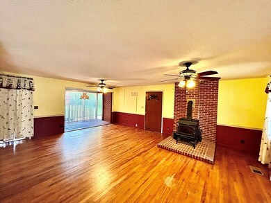 1512 E College St, Bainbridge, GA 39819 - photo 2