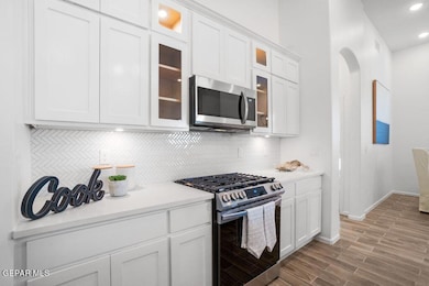 825 Harpendem Dr, Horizon City, TX 79928 - photo 6