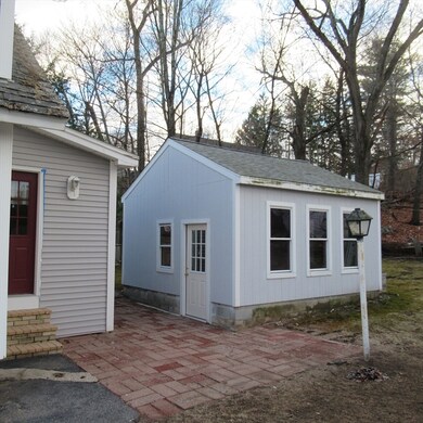 258 Dracut St, Dracut, MA 01826 - photo 6
