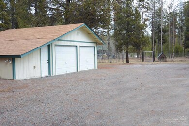 Detached Garage