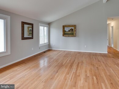 5424 Southport Ln, Fairfax, VA 22032 - photo 7