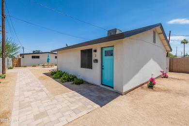 1011 E Amelia Ave, Phoenix, AZ 85014 - photo 2