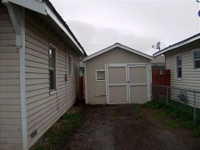 1612 Division St, Klamath Falls, OR 97601 - photo 3