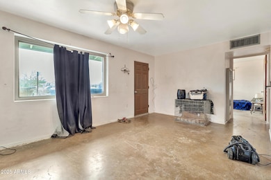 11512 E 6th Ave-5