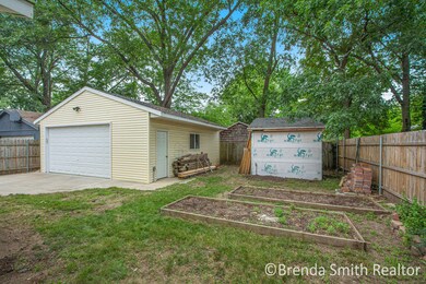 Garage & Shed