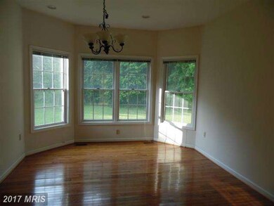 4904 Shanti Ln, Rosedale, MD 21237 - photo 5