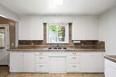 4592 Harrison Ave, Redding, CA 96001 - photo 6