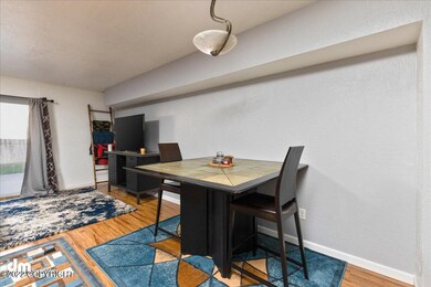 06-Dining Area 20220621-DW-7844