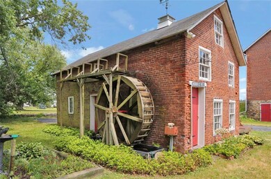 570 Niantic Rd, Barto, PA 19504 - photo 6