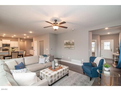 9836 Marnewood Dr, Johnston, IA 50131 - photo 7