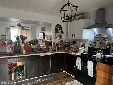 2404 Sarum Ct, Windsor Mill, MD 21244 - photo 5