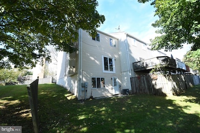 19045 Partridge Wood Dr, Germantown, MD 20874 - photo 3