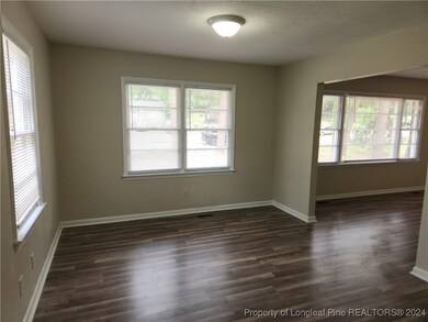 7561 Carrollburg Dr, Fayetteville, NC 28303 - photo 3