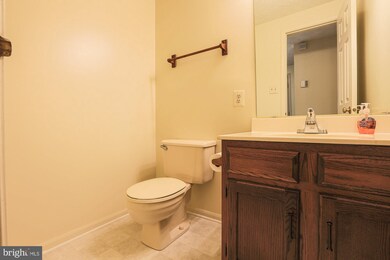3603 Autumn Glen Cir, Burtonsville, MD 20866 - photo 7