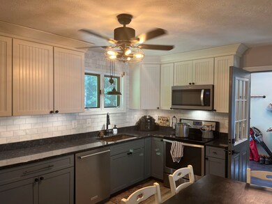 152 W Parish Rd, Concord, NH 03303 - photo 2