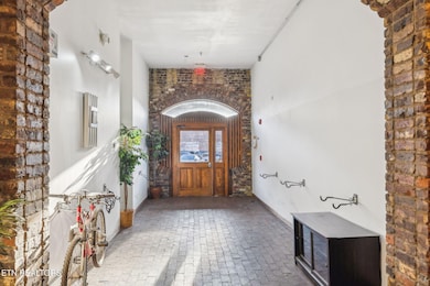 2-web-or-mls-105 W Jackson ave apt 1 - 0