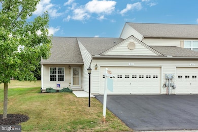 84 Cedarfield Dr unit 84, Gettysburg, PA 17325 - photo 2