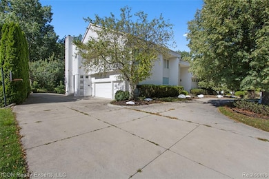 5727 Royal Wood, West Bloomfield, MI 48322 - photo 3