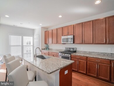 3057 Rittenhouse Cir unit 68, Fairfax, VA 22031 - photo 2