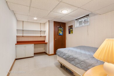 945 S Mitchell Ave, Elmhurst, IL 60126 - photo 6