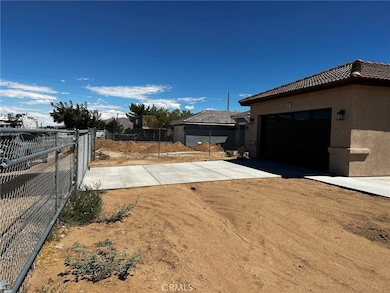 16507 Juniper St, Hesperia, CA 92345 - photo 3