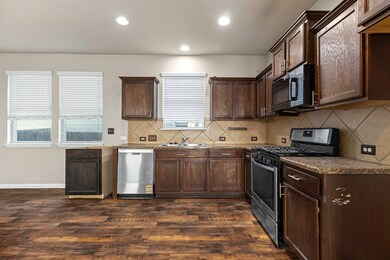 253 Eagle Brook Ln, Buda, TX 78610 - photo 5