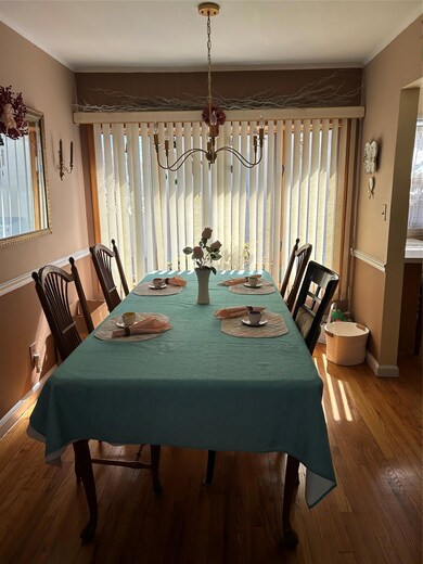 2 Yorkshire Rd, New Hyde Park, NY 11040 - photo 7