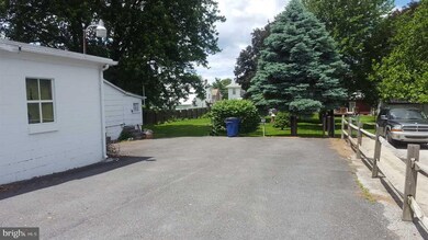 145 E King St, Littlestown, PA 17340 - photo 3