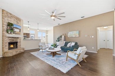 4712 Topaz Ln, Granbury, TX 76049 - photo 5