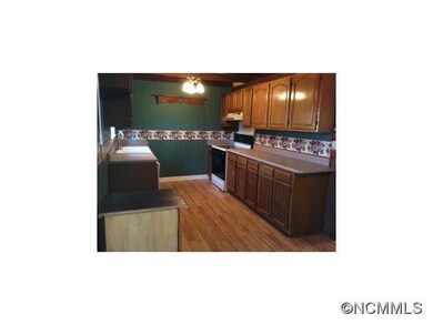 49 Lynwood Cir, Asheville, NC 28806 - photo 5