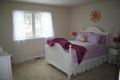 8 Holmgren Dr, Stroudsburg, PA 18360 - photo 7