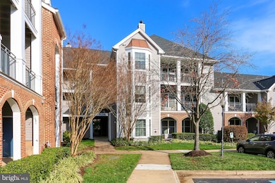 20417 Riverbend Square unit 301, Sterling, VA 20165 - photo 2