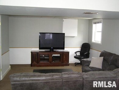 1815 W 54th St, Davenport, IA 52806 - photo 7