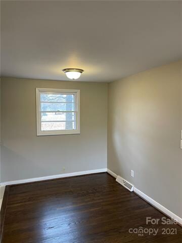 504 W Phifer St, Marshville, NC 28103 - photo 4