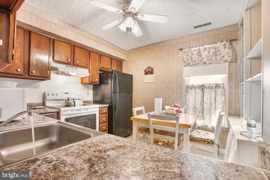 9560 Canterbury Riding, Laurel, MD 20723 - photo 7