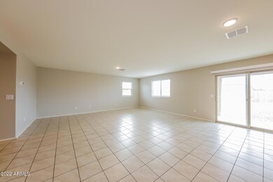 003-photo-living-room-11544055