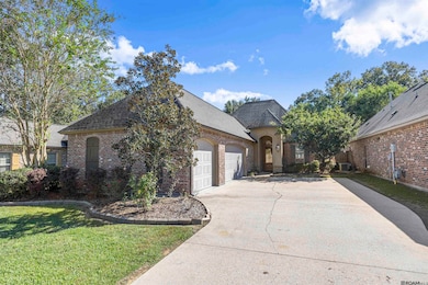 9482 Wyndham Way, Denham Springs, LA 70726 - photo 2