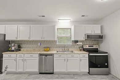 8884 Marlfield Rd, Gloucester, VA 23061 - photo 6