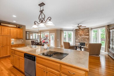 6906 Roundtree St, Shawnee, KS 66226 - photo 5