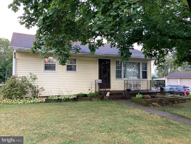 801 Chestnut St, Shoemakersville, PA 19555 - photo 2