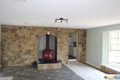 2403 Bottoms Rd E, Troy, TX 76579 - photo 4