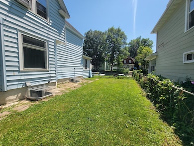 1091 Minnehaha Ave E, Saint Paul, MN 55106 - photo 4