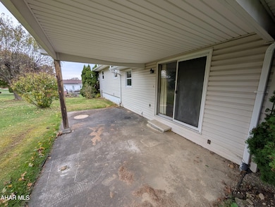 114 Pinecone Ct, Salix, PA 15952 - photo 5