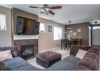 944 SW 18th Way, Troutdale, OR 97060 - photo 5