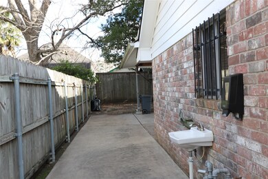 11610 Northpost St, Houston, TX 77093 - photo 2